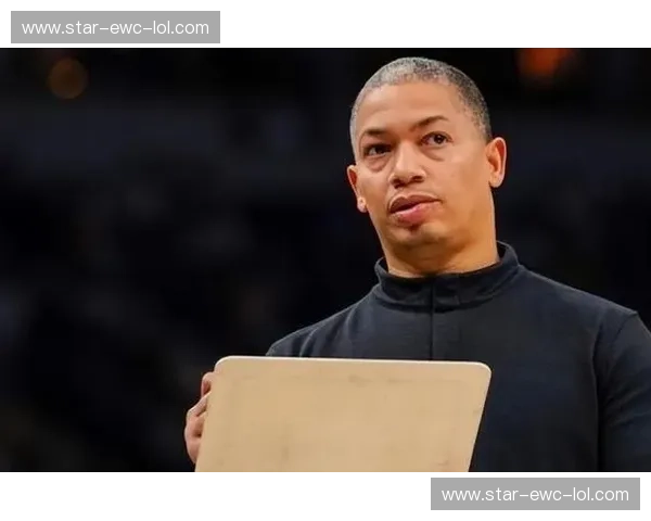 逆转之王的博弈：当“战术鬼才”泰伦·卢撞上梦剧场的红魔曼联